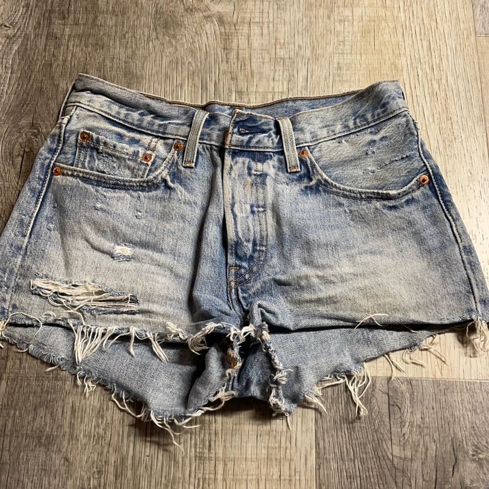 Levi’s cut off shorts